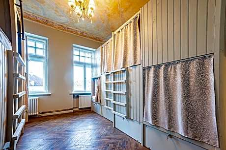 Bed in 8-Bed Mixed Dormitory Room