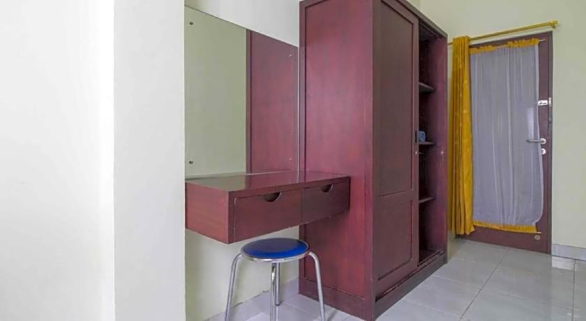 RedDoorz @ Benesari 2