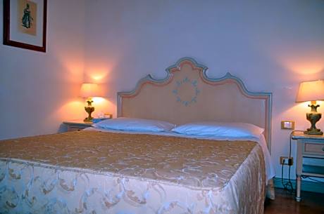 Suite with Balcony and Lagoon View