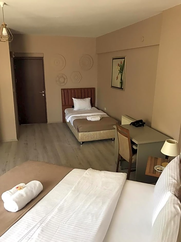 Photo 1 of 6 of Triple Room with Balcony