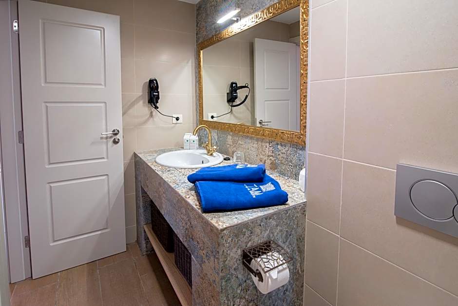 Alhambra Boutique Apartments by TAM Resorts