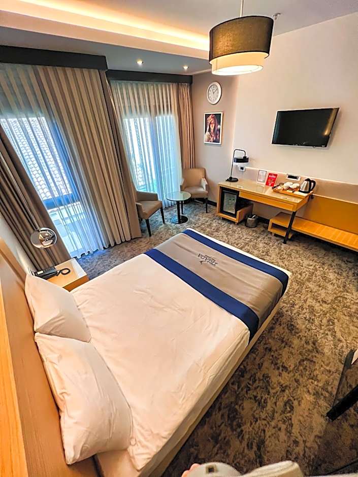 Triada Hotel Karakoy