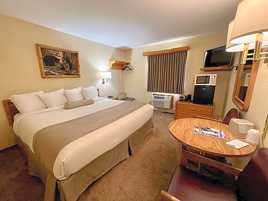 Beartooth Hideaway Inn & Cabins