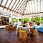 Heritance Aarah - Premium All Inclusive - 40 Minutes away from Male by Seaplane