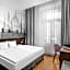 12 Revay Hotel