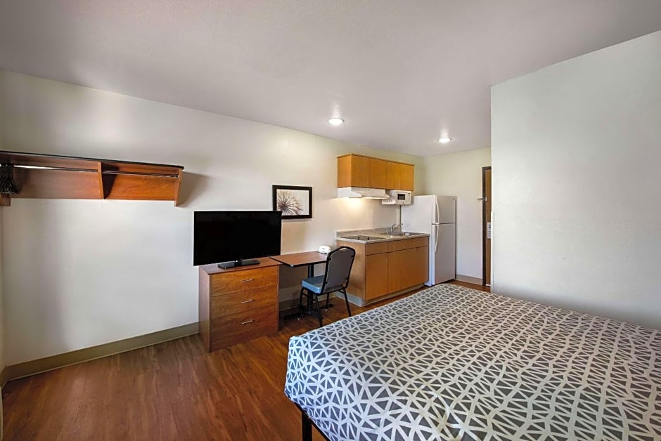 WoodSpring Suites Columbus Southeast