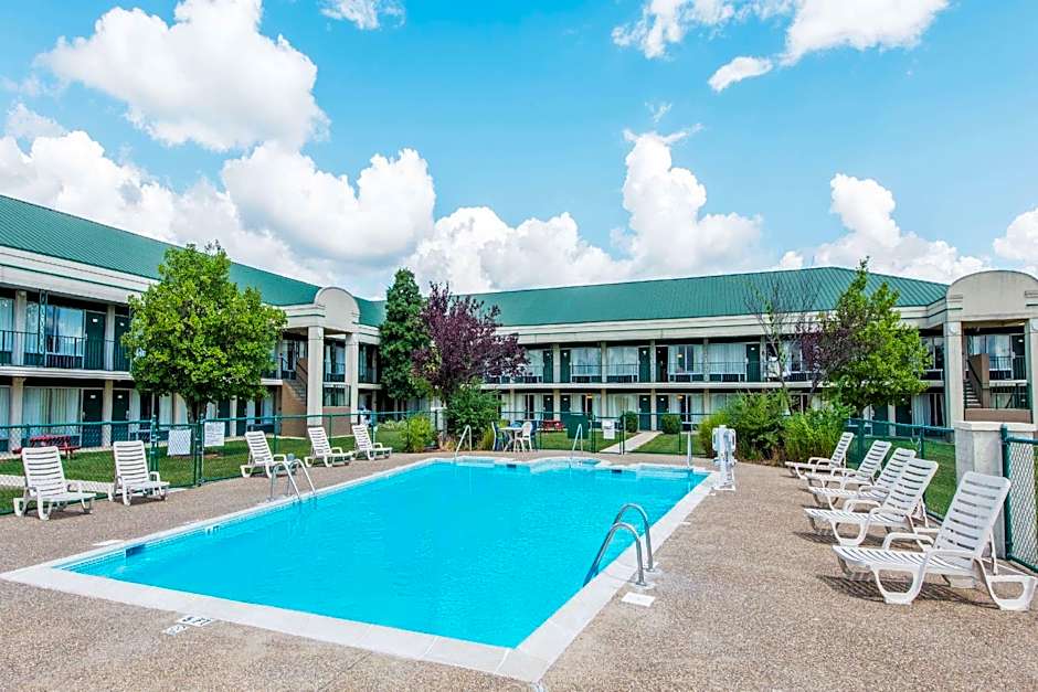 Days Inn by Wyndham Elizabethtown