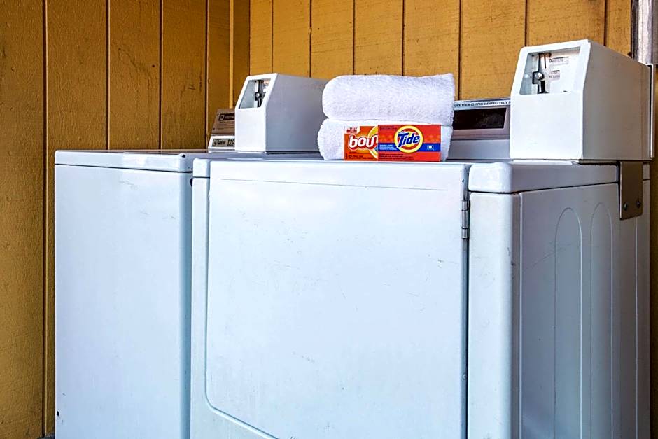 Travelodge by Wyndham Turlock