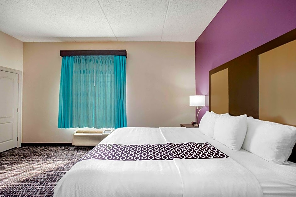 La Quinta Inn & Suites by Wyndham Mission At West Mcallen