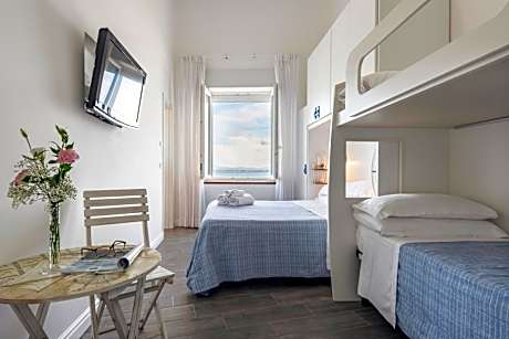 Family Room with Sea View