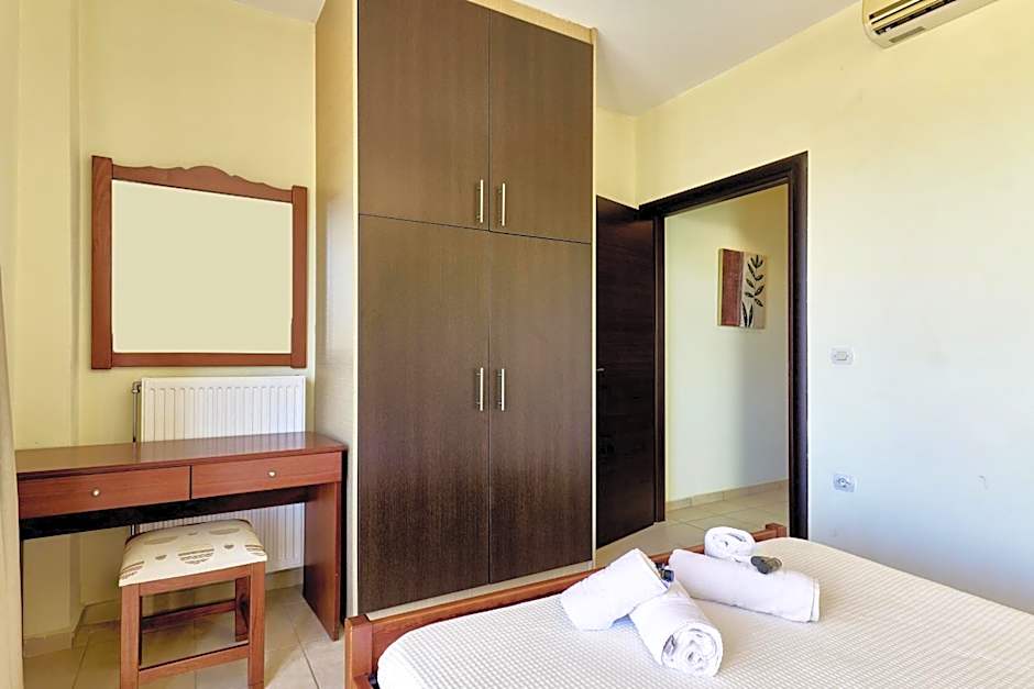 Villa Gereoudis SeaView Apartments-Pool & Bar