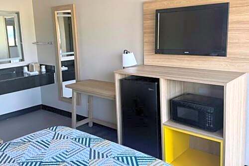 Days Inn by Wyndham Kansas City Northeast