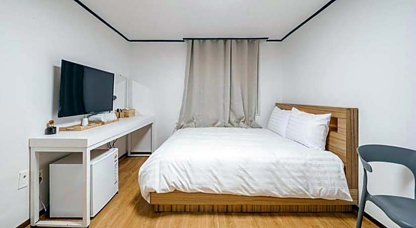 The Oakra Hotel