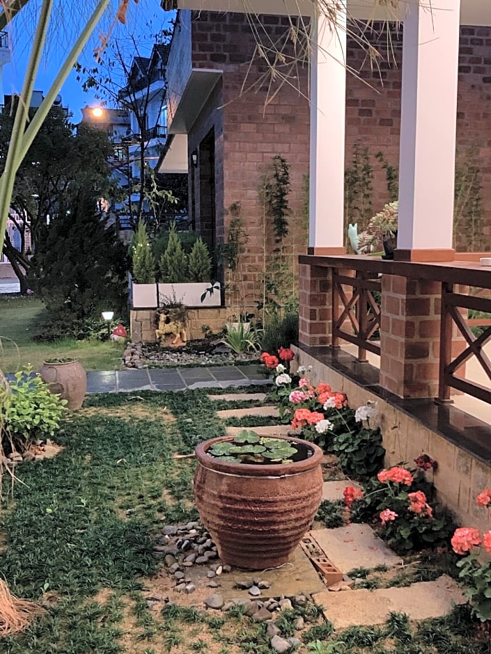 Hoang Loc Villa Hotel