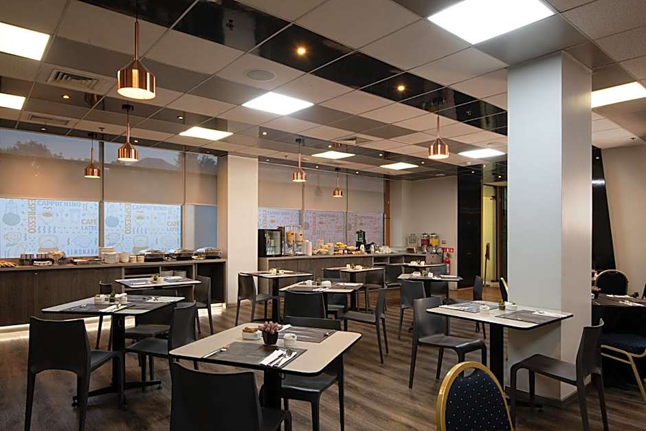 Boulevard Suites Hotel