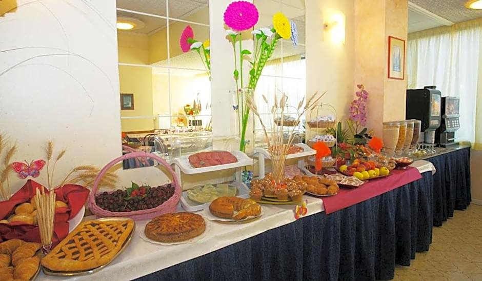 Hotel Crystal con Piscina Estiva Privata - SPIAGGIA INCLUSA con Formula All Inclusive