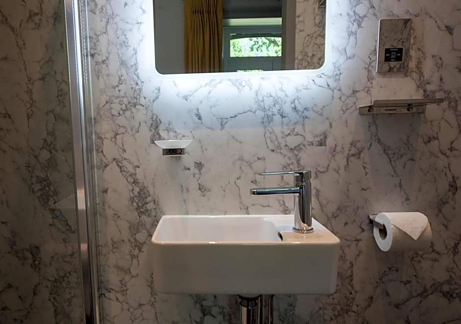 Mary's Court Guest House - Mairlys