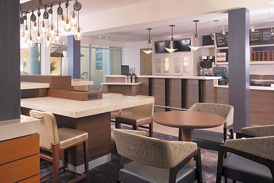 Courtyard by Marriott Charleston Waterfront