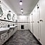 Hostel Helvetia - Private Rooms in City Center