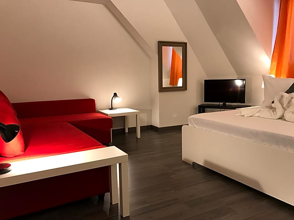 INSIDE Five Hotel