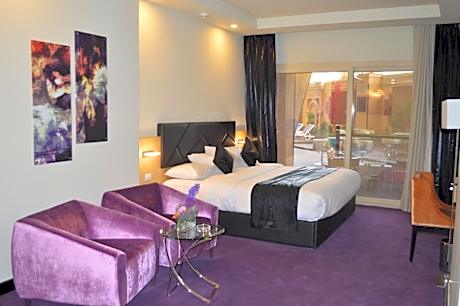 Deluxe Room with Pool or Garden View