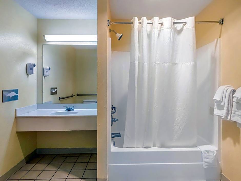 Americas Best Value Inn - Clayton