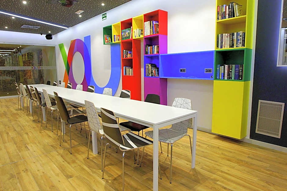 Urban Youth Hostel