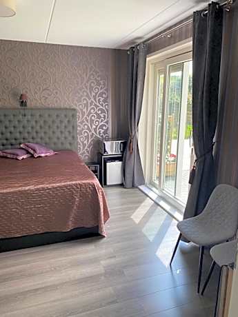 King Room with Garden View