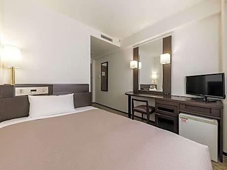Single Room - Main Building - Non-Smoking
