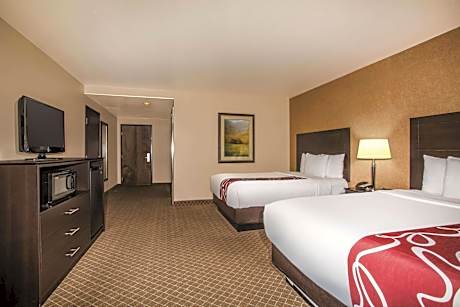 Deluxe Queen Room with Two Queen Beds - Non-Smoking