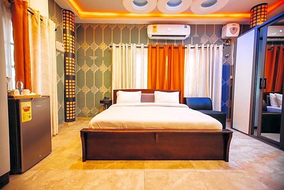 Plus 33 Hotel