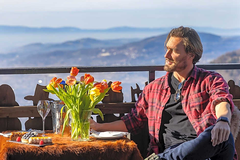 Le Coucou Hotel Restaurant & Lounge-Bar