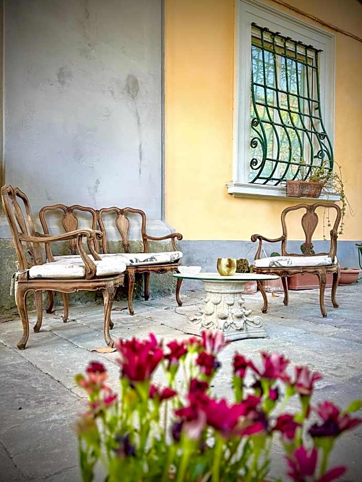 Villa La Dogana B&B di Charme - Historic Villa with a beautiful garden - private parking