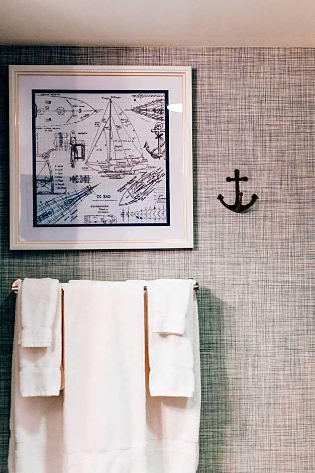 Salem Waterfront Hotel & Suites