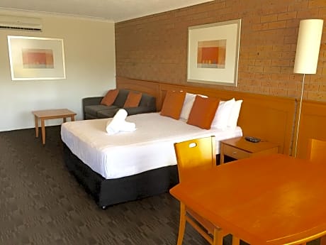 Executive Queen Suite