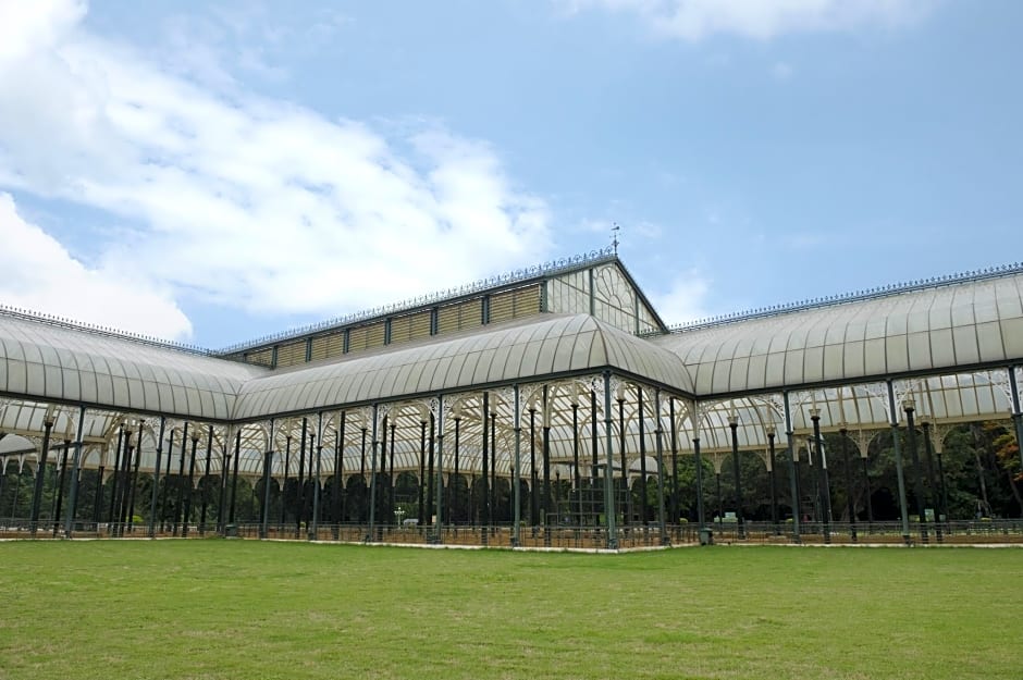 OYO 436 Emirates Suites