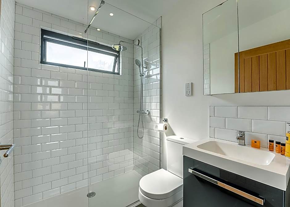 Swanborough Lakes Luxury Lodges