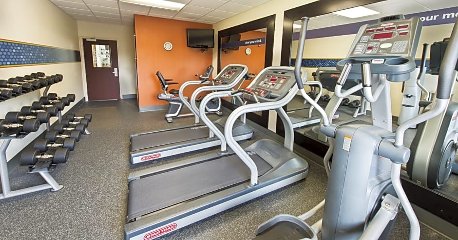 Hampton Inn & Suites Pensacola I-10 N at University Town Plaza