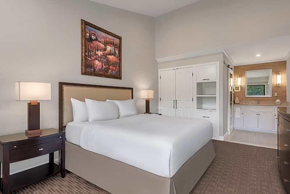 Photo 1 of 3 of 1 Bedroom 1 King Bed Suite, Golf View