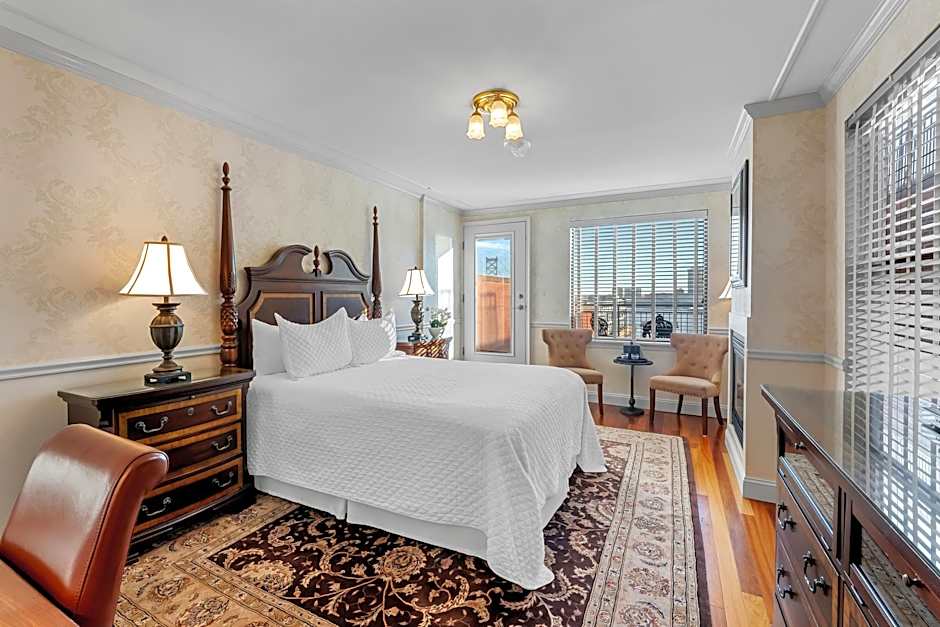 Photo 1 of 6 of Premium 1 Queen Bed, River View, Patio