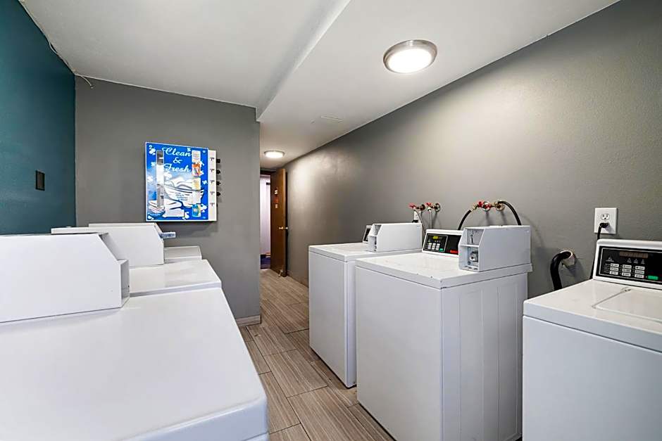 Kennewick Suites
