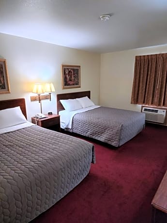 Queen Room with Two Queen Beds - Non-Smoking