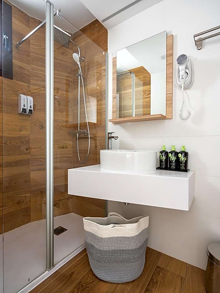 Limehome Barcelona Carrer de Fontcoberta - Digital Access