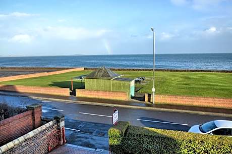 Double or Twin Room with Sea View