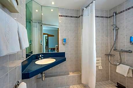 Double Room with Free Hot Breakfast - Accessible