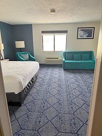 Deluxe King Room - Non-Smoking