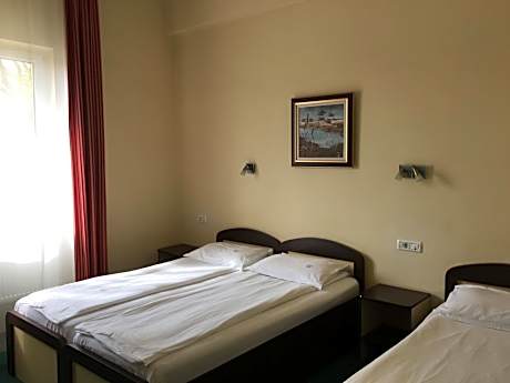 Classic Quadruple Room