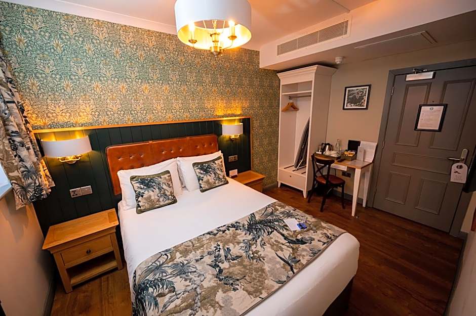 Riverside Hotel by Chef & Brewer Collection