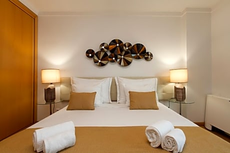 Superior One-Bedroom Apartment