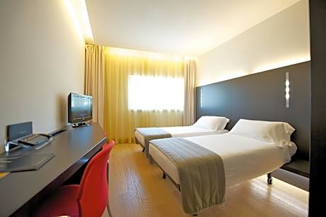 Classic Room With Two Single Beds